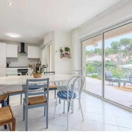 Osher Villa Saint-Raphaël